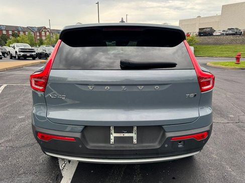 Used 2020 Volvo XC40 T5 Momentum w/ Protection Package Premier AWD/4WD image 4