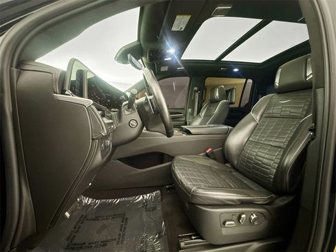 Used 2023 Cadillac Escalade ESV V image 20