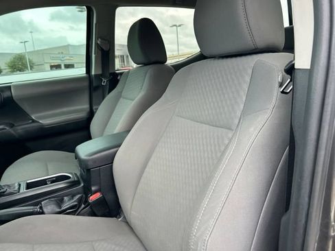 Used 2020 Toyota Tacoma SR w/ SR Convenience Package RWD image 35