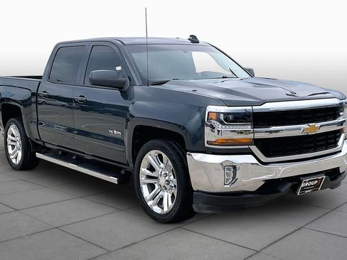 Used 2018 Chevrolet Silverado 1500 LT w/ Texas Edition RWD image 2