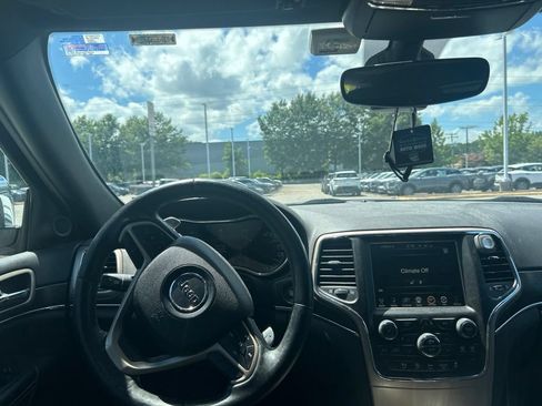 Used 2017 Jeep Grand Cherokee Limited AWD/4WD image 15