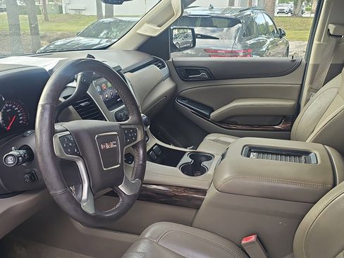 Used 2015 GMC Yukon SLT w/ Open Road Package image 5