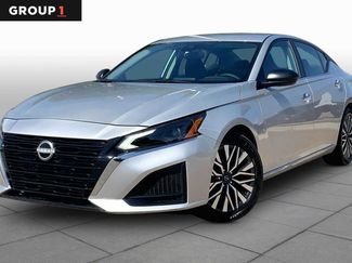 Used 2025 Nissan Altima 2.5 SV FWD video 1