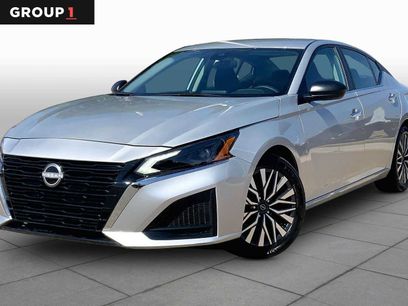 Used 2025 Nissan Altima 2.5 SV