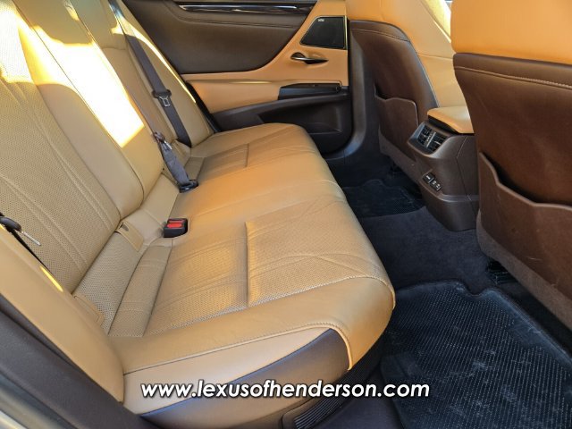 Used 2021 Lexus ES 300h w/ Accessory Package FWD image 17