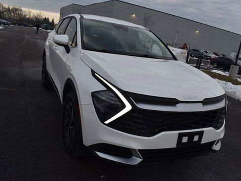 Certified 2024 Kia Sportage LX image 9