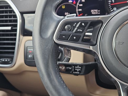 Certified 2023 Porsche Cayenne AWD/4WD image 26