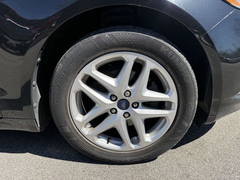 Used 2015 Ford Fusion SE image 14
