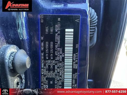 Used 2023 Toyota Highlander Limited image 23