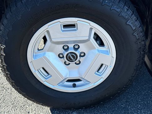 Certified 2024 Nissan Frontier SV w/ Hardbody Edition image 9