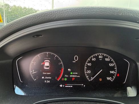 Used 2025 Honda Civic Sport image 13