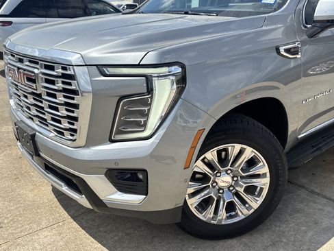 Used 2025 GMC Yukon Denali image 2