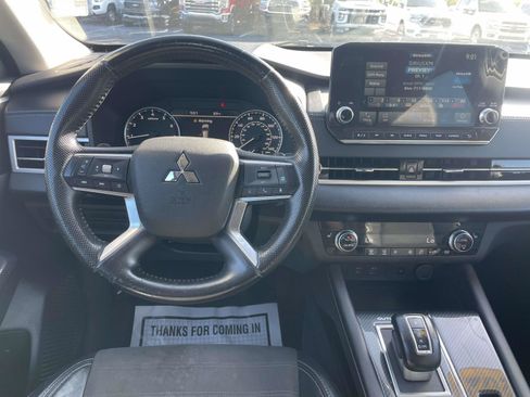 Used 2022 Mitsubishi Outlander SE AWD/4WD image 14