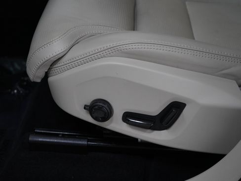 Used 2023 Volvo XC60 B5 Ultimate w/ Climate Package AWD/4WD image 24