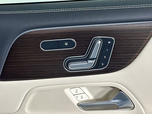 New 2026 Mercedes-Benz GLB 250 image 16