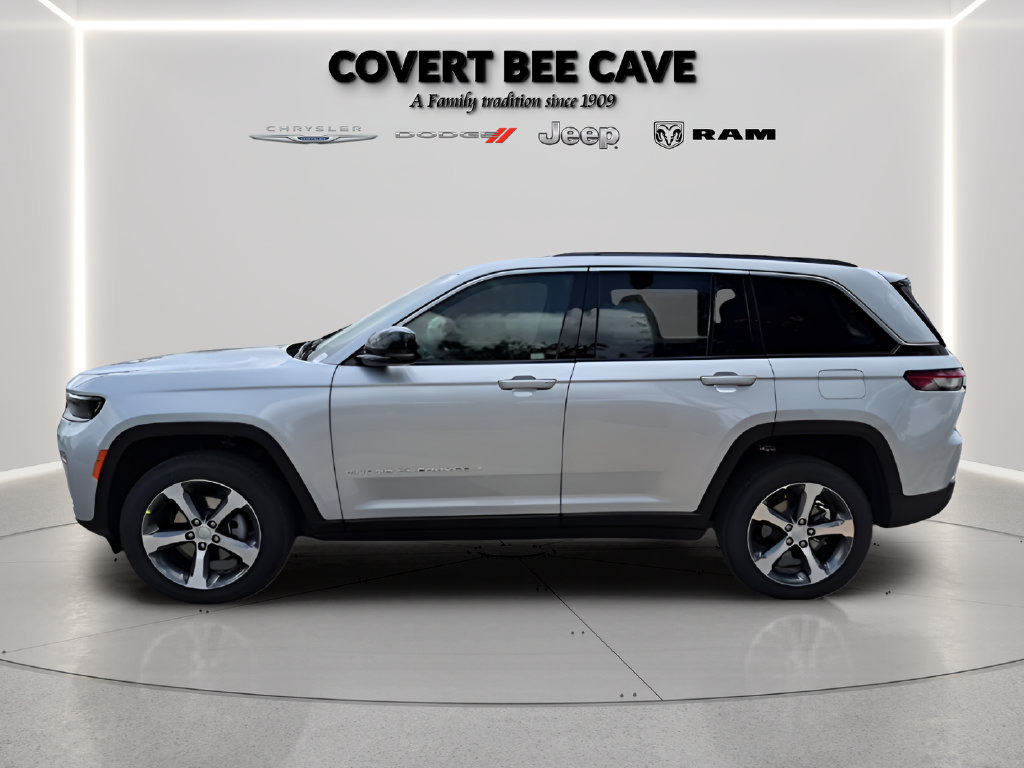 New 2026 Jeep Grand Cherokee Limited RWD image 5
