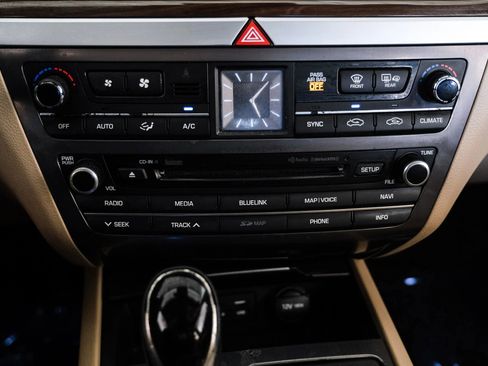 Used 2015 Hyundai Genesis 3.8 w/ Option Group 02 image 24