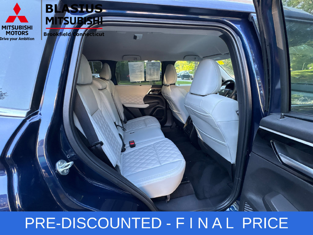 Used 2024 Mitsubishi Outlander SEL AWD/4WD image 32
