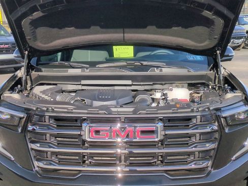 New 2026 GMC Acadia Elevation w/ LPO, Floor Liner Package AWD/4WD image 17