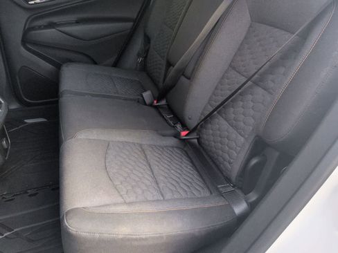 Used 2018 Chevrolet Equinox LT image 18