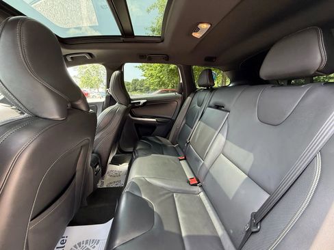 Used 2016 Volvo XC60 T6 R-Design Platinum w/ Climate Package image 15