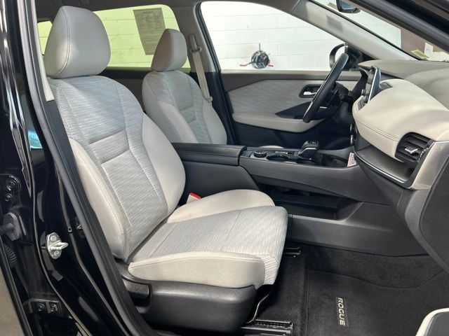 Used 2023 Nissan Rogue SV AWD/4WD image 12