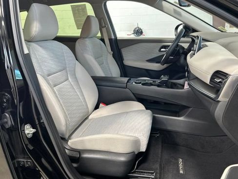 Used 2023 Nissan Rogue SV AWD/4WD image 12