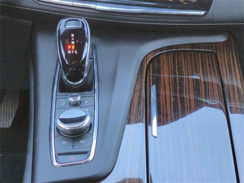 Used 2022 Cadillac Escalade ESV Premium Luxury image 22