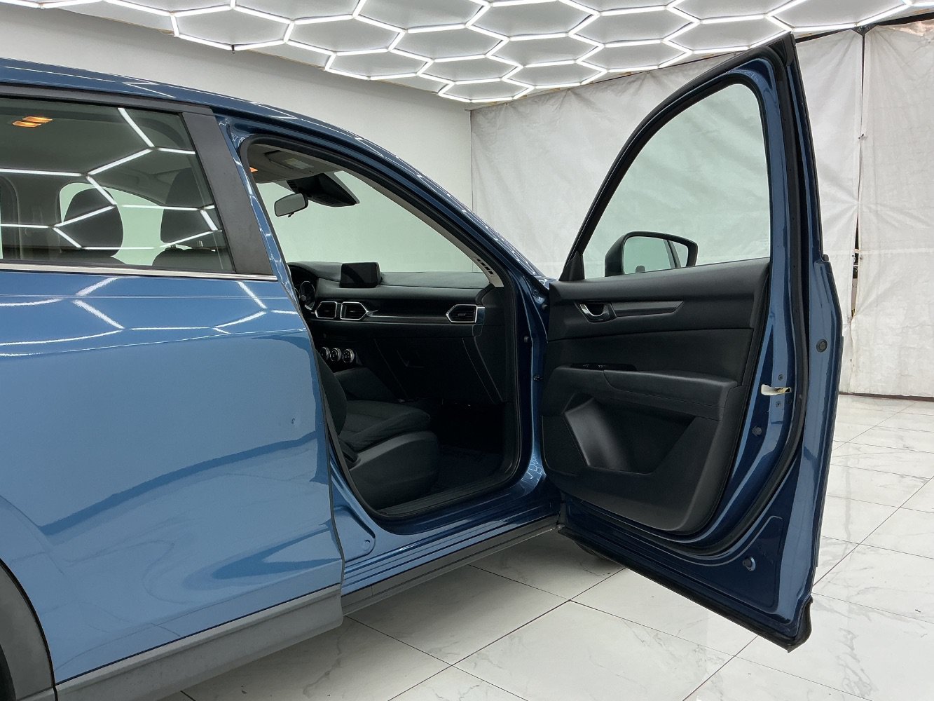 Used 2020 MAZDA CX-5 Sport FWD image 17