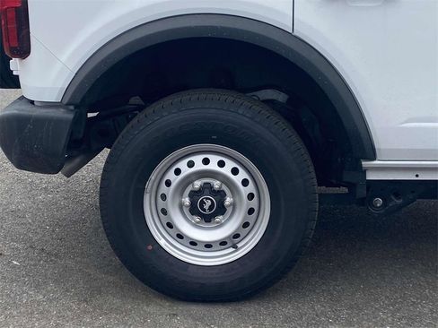 New 2025 Ford Bronco 4-Door image 9