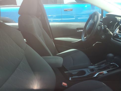 Used 2021 Toyota Corolla LE FWD image 11