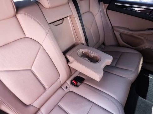 Used 2022 Porsche Macan AWD/4WD image 71