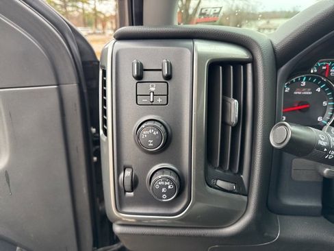 Used 2018 Chevrolet Silverado 1500 LT w/ All Star Edition image 18