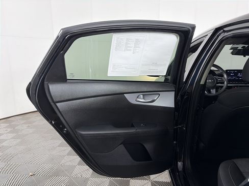 Used 2023 Kia Forte LX image 34