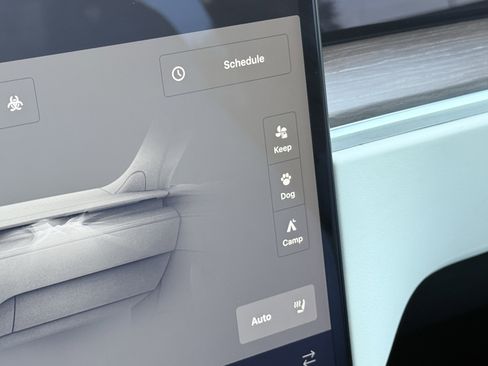 Used 2022 Tesla Model X image 73