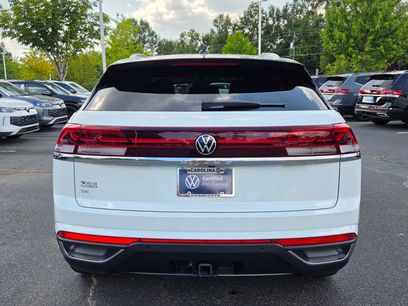 Certified 2025 Volkswagen Atlas Cross Sport SE w/ Panoramic Sunroof Package