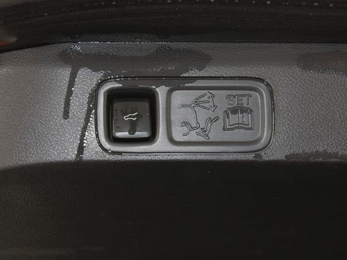 Used 2023 Lincoln Navigator Reserve AWD/4WD image 11