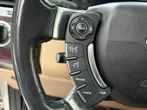 Used 2011 Land Rover Range Rover HSE LUX image 28