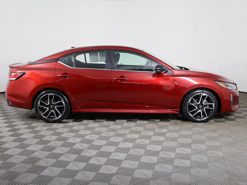Used 2024 Nissan Sentra SR FWD image 15