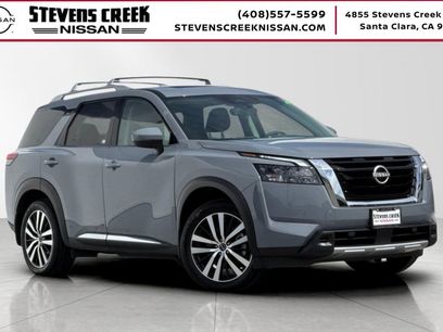 Used 2025 Nissan Pathfinder Platinum w/ Cargo Package