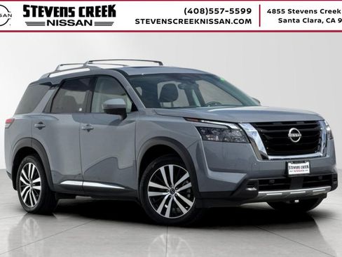 Used 2025 Nissan Pathfinder Platinum w/ Cargo Package AWD/4WD image 1