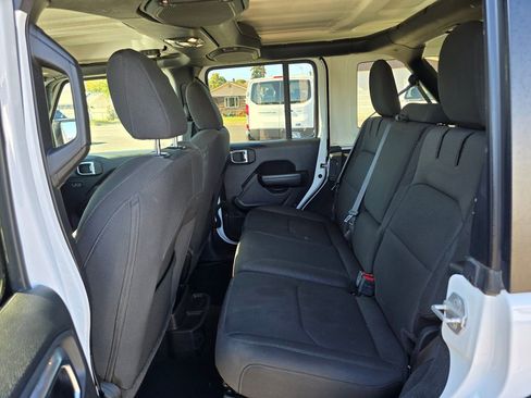 Used 2023 Jeep Wrangler Unlimited image 16