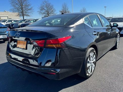 Used 2025 Nissan Altima 2.5 S image 3