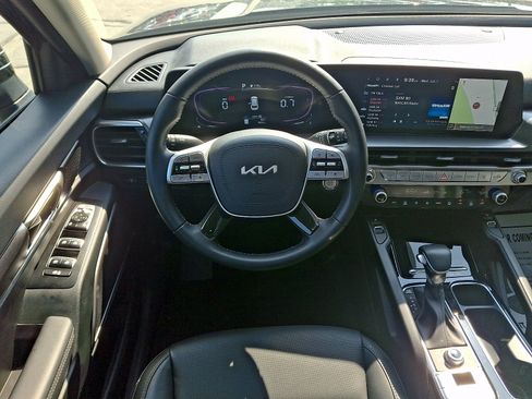 Used 2025 Kia Telluride S AWD/4WD image 12