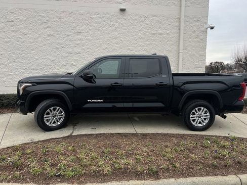 Used 2023 Toyota Tundra SR5 w/ SR5 Premium Package image 7