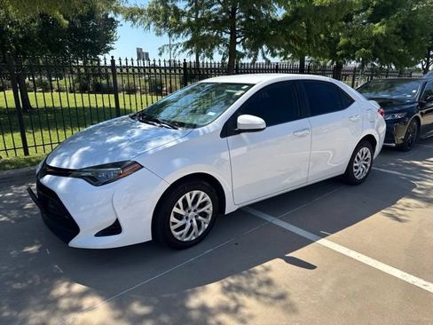 Used 2019 Toyota Corolla LE FWD image 1