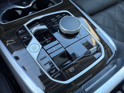 Used 2024 BMW X7 xDrive40i w/ Premium Package AWD/4WD image 44