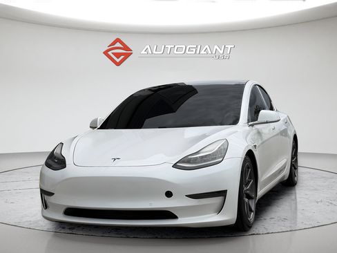 Used 2020 Tesla Model 3 Standard Range Plus RWD image 8