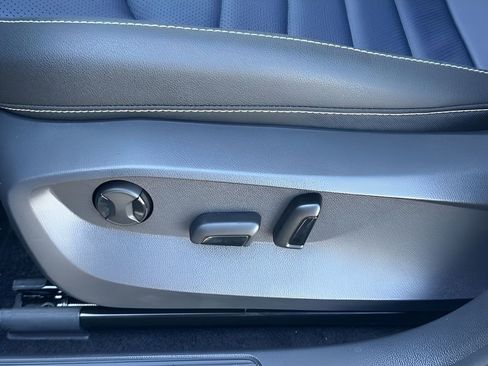 New 2026 Volkswagen Taos SEL image 12