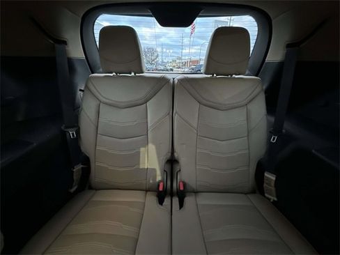 Used 2025 Cadillac XT6 Sport w/ Platinum Package image 36